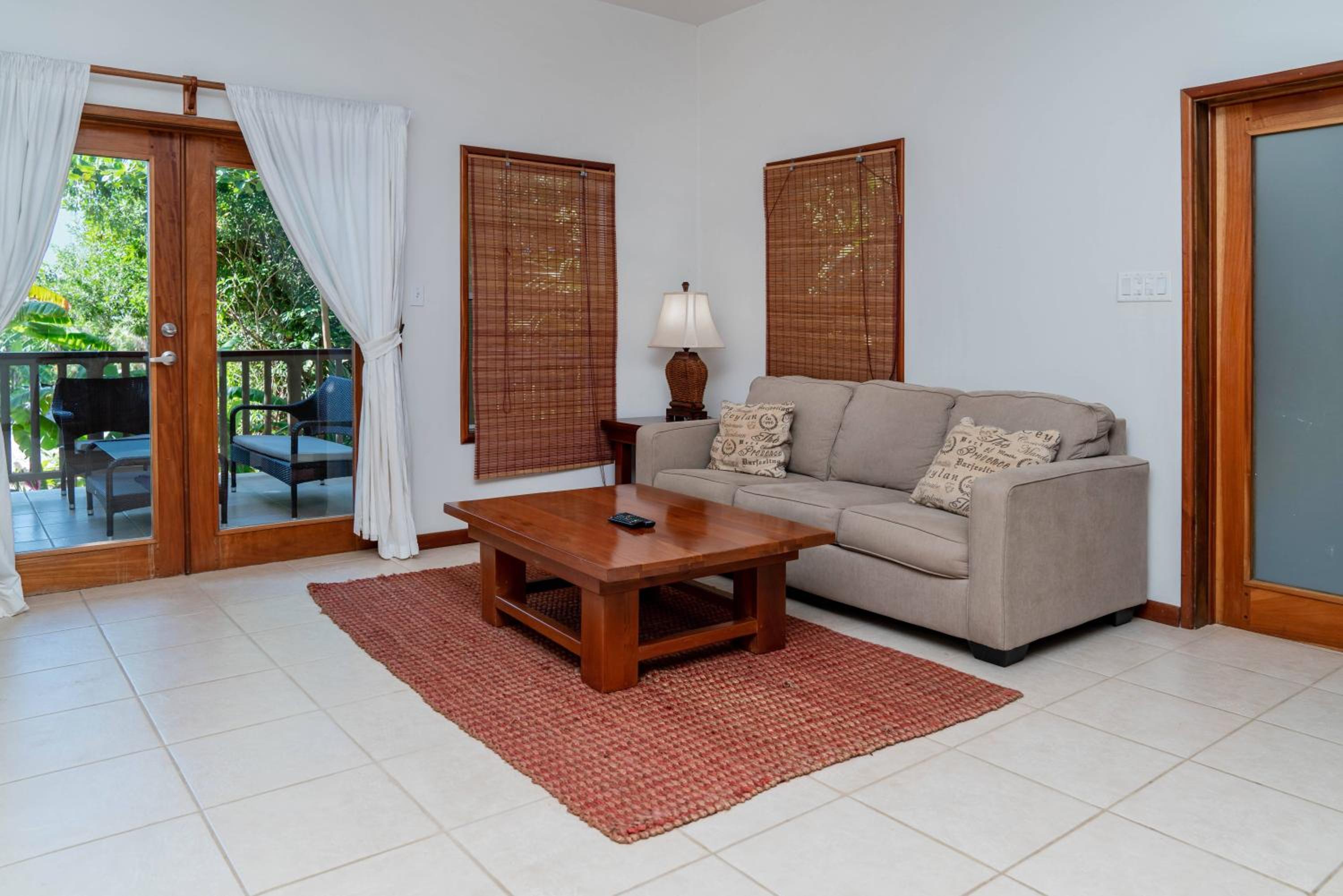 Residences at Barrier Reef 15A Garden View 1 BR by Stay Floreo