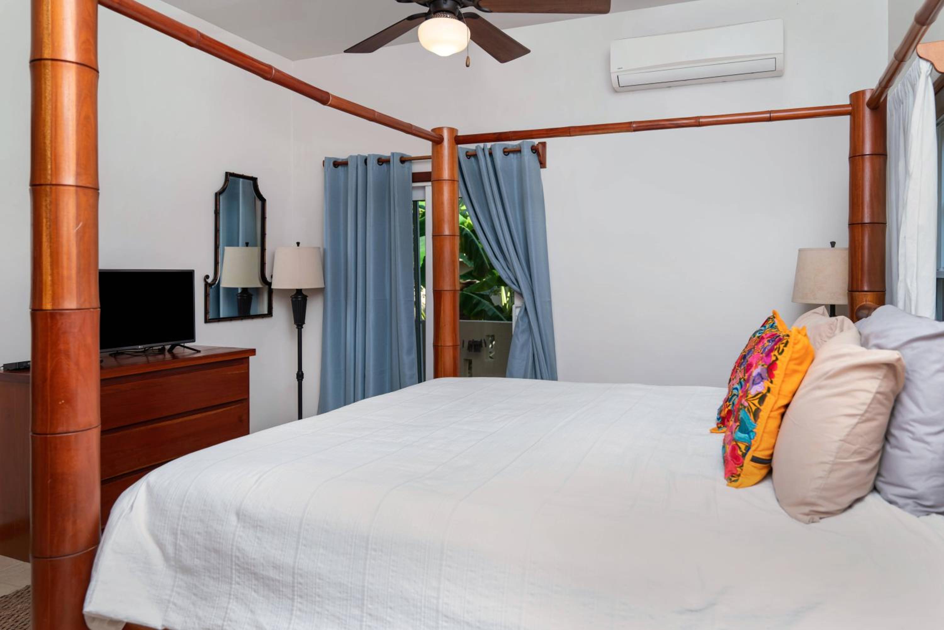Residences at Barrier Reef 15A Garden View 1 BR by Stay Floreo