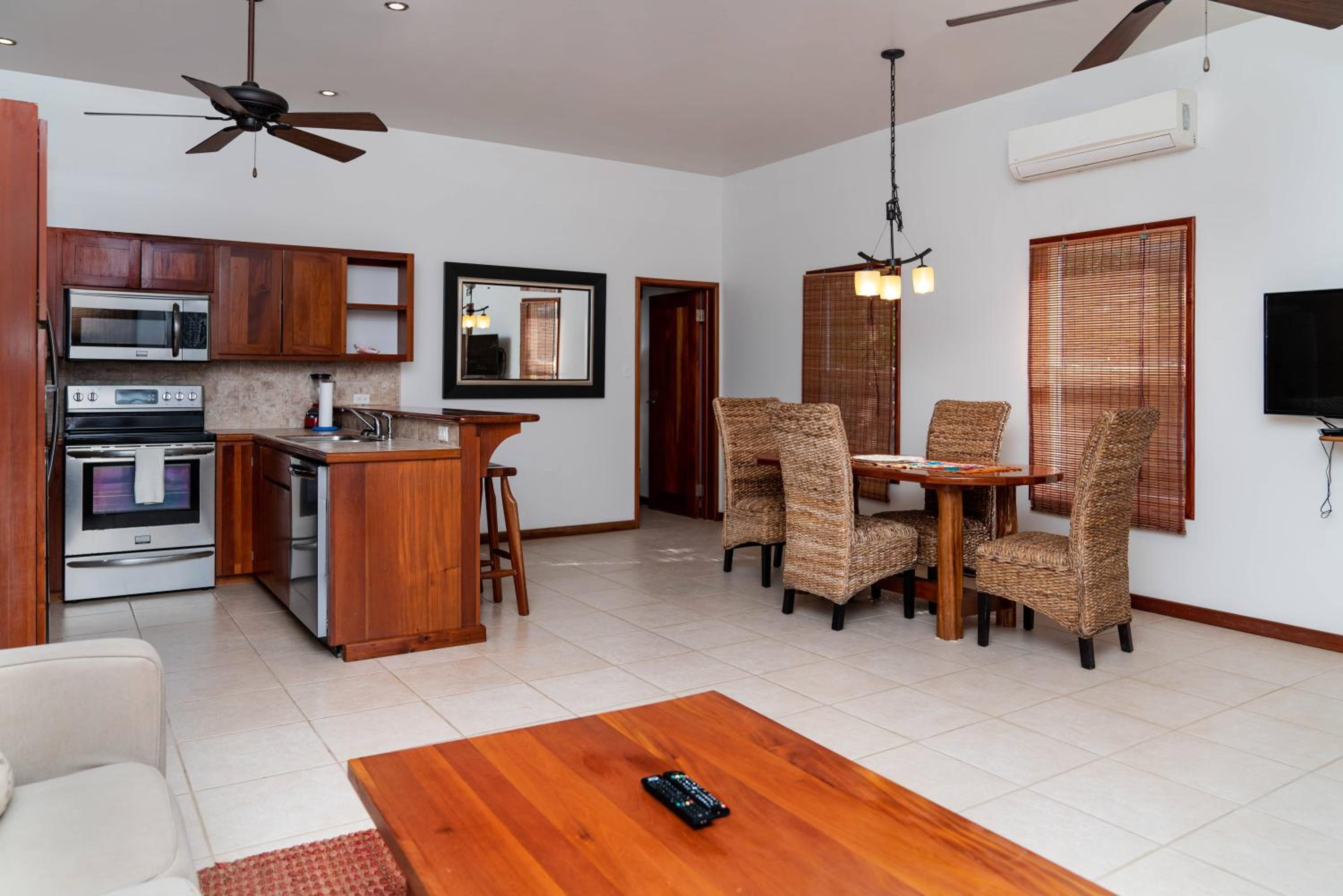 Residences at Barrier Reef 15A Garden View 1 BR by Stay Floreo
