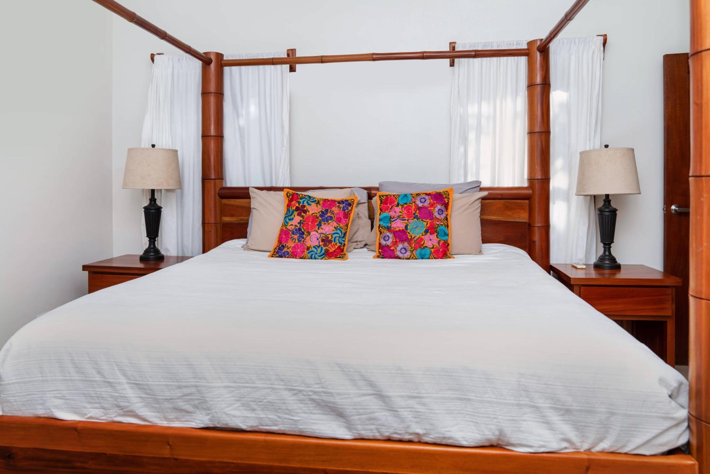 Residences at Barrier Reef 15A Garden View 1 BR by Stay Floreo
