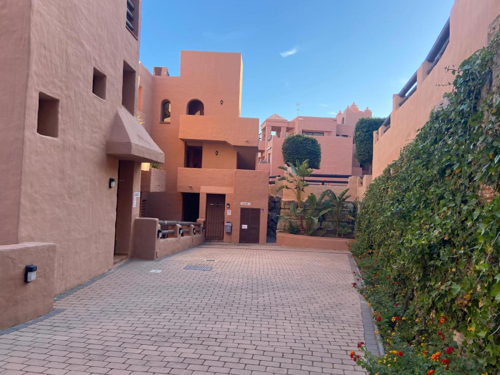 Oasis Coto Real apartments