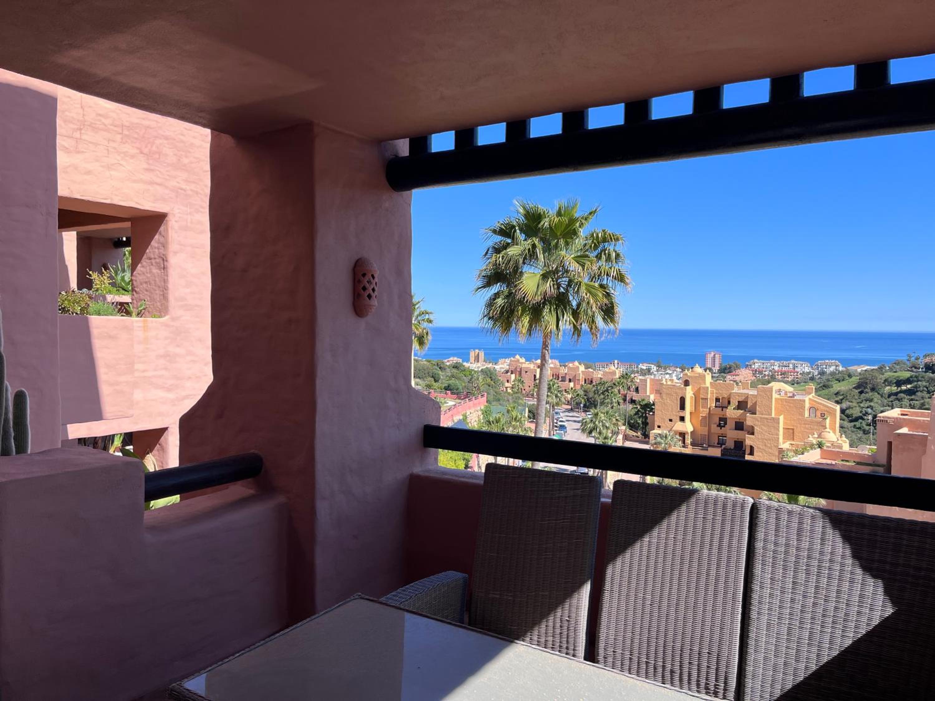 Oasis Coto Real apartments