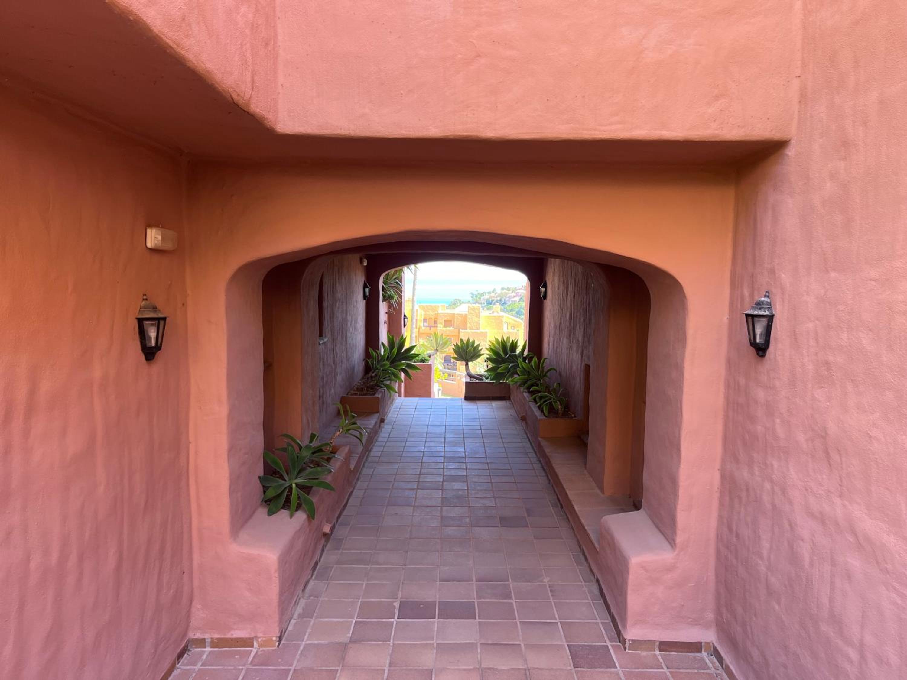 Oasis Coto Real apartments