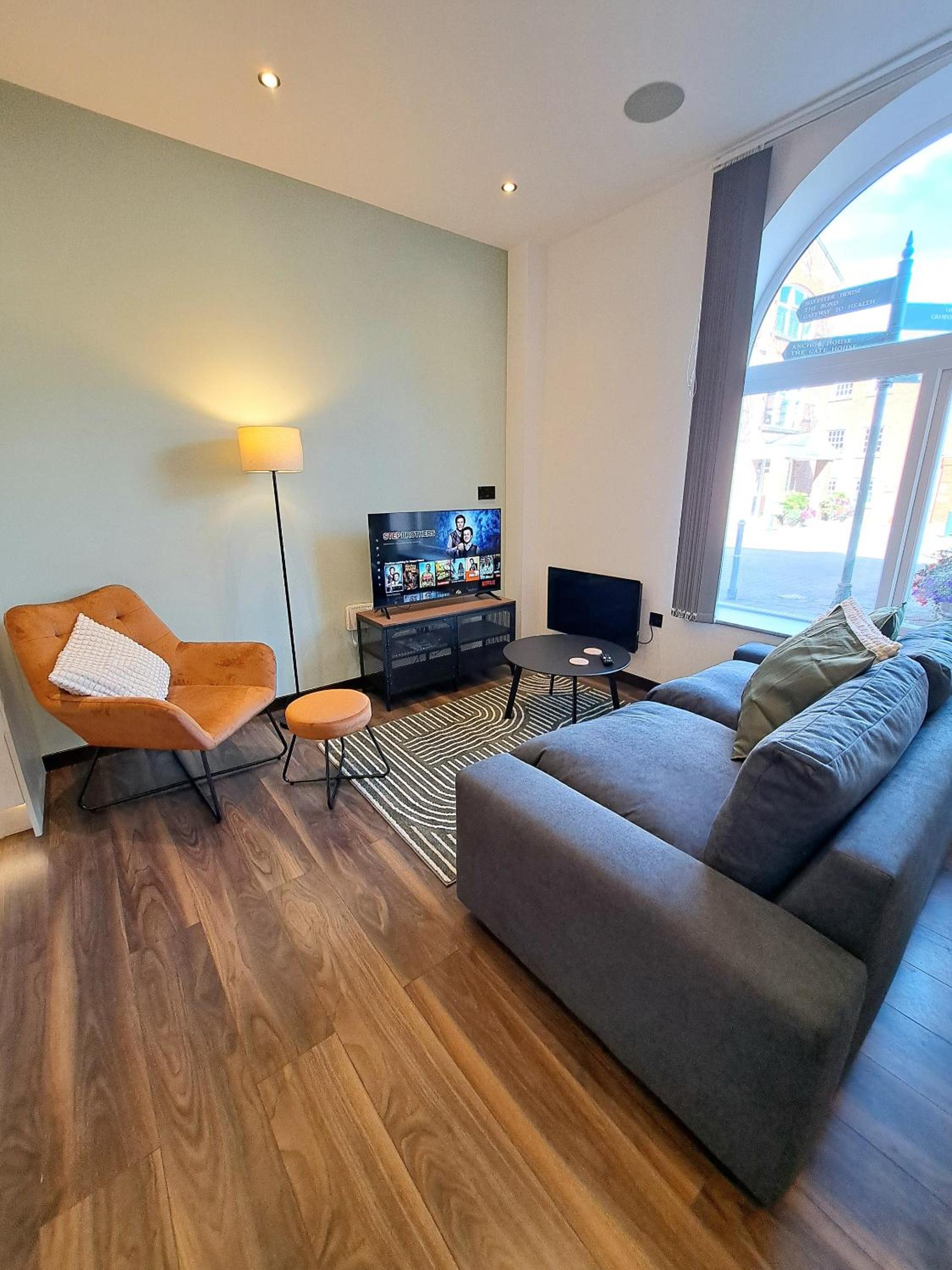 3 Bedroom Apartment in Converted Brewery view 2