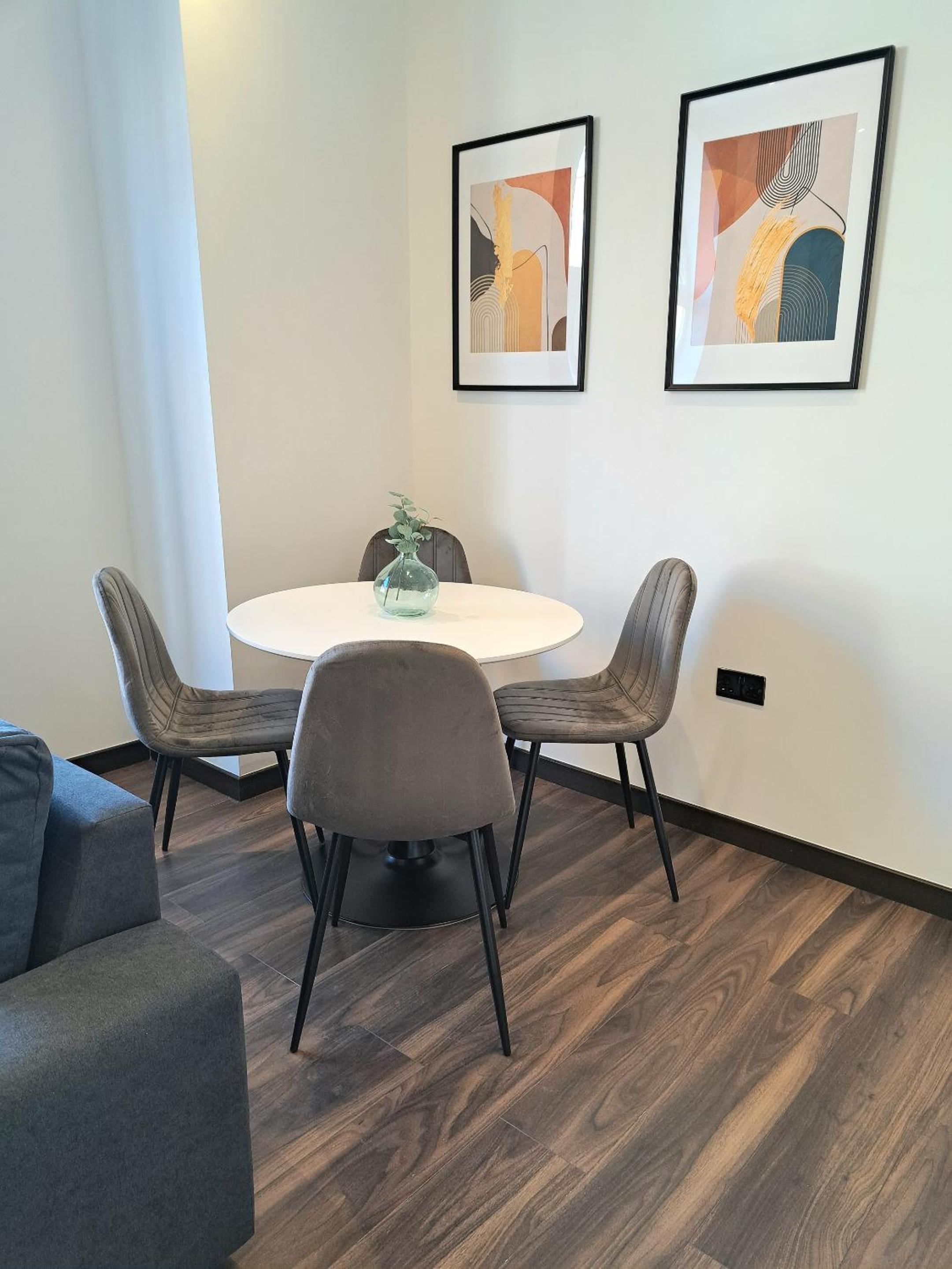 3 Bedroom Apartment in Converted Brewery view 5