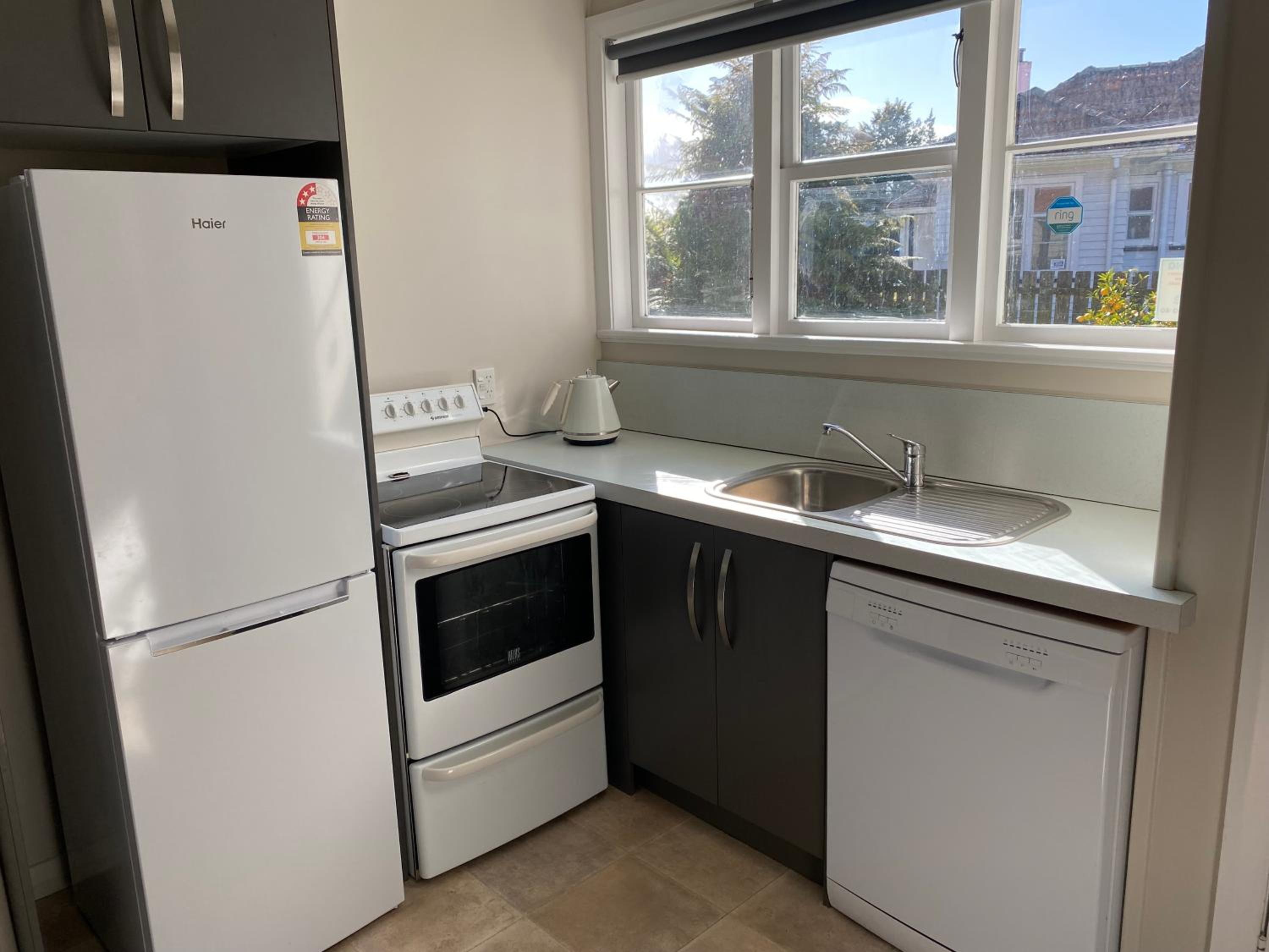 Whole house, Amohau St opposite Trade Central - 3 Bedrooms, Sleeps up to 6, 5 beds, wheel chair friendly view 5