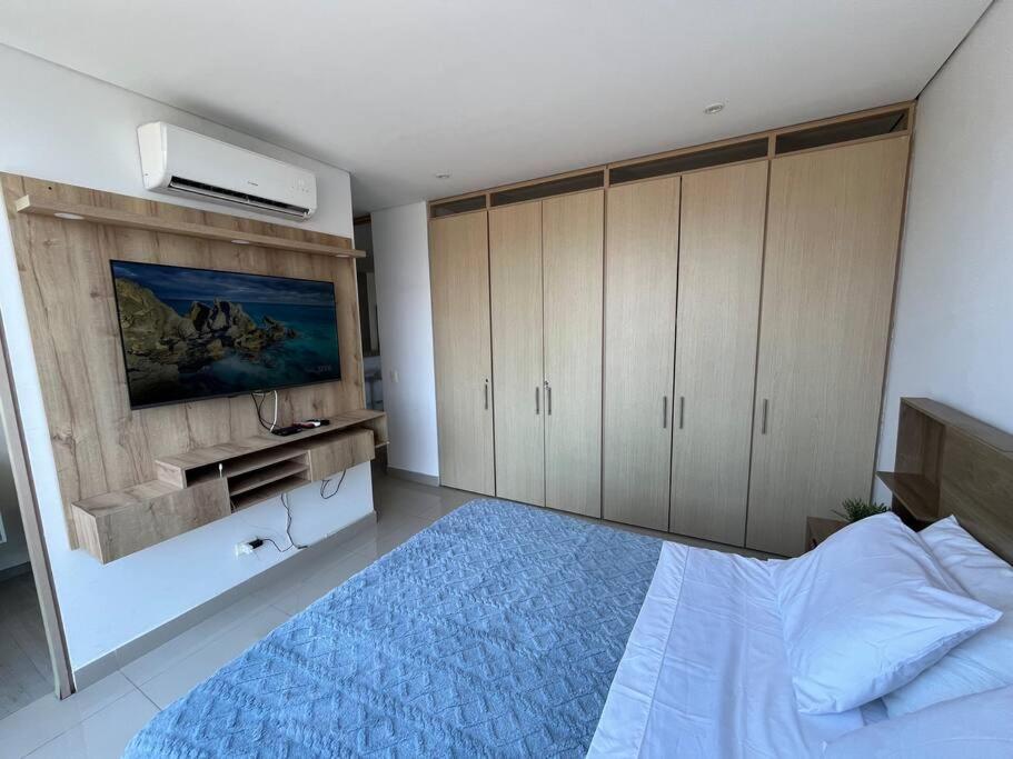 Spectacular beachfront apt luxury amenities