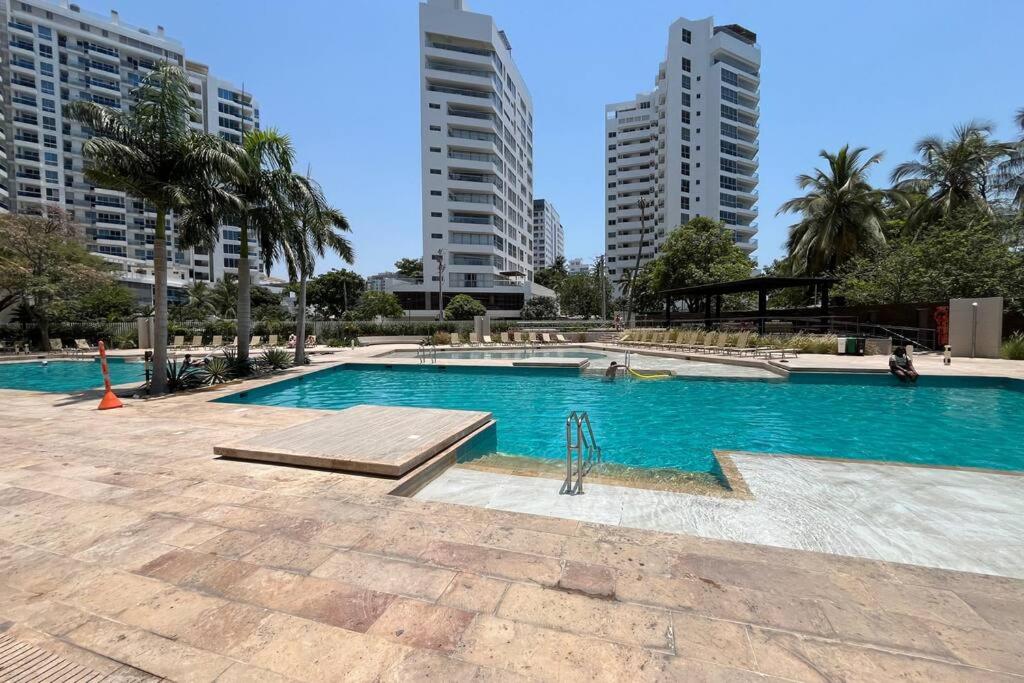Spectacular beachfront apt luxury amenities