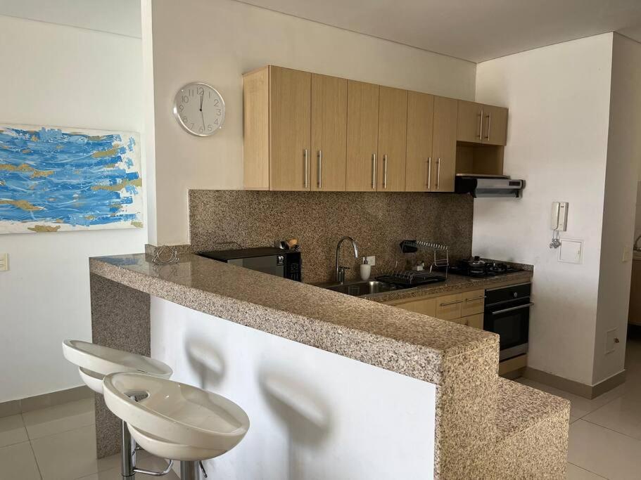 Spectacular beachfront apt luxury amenities