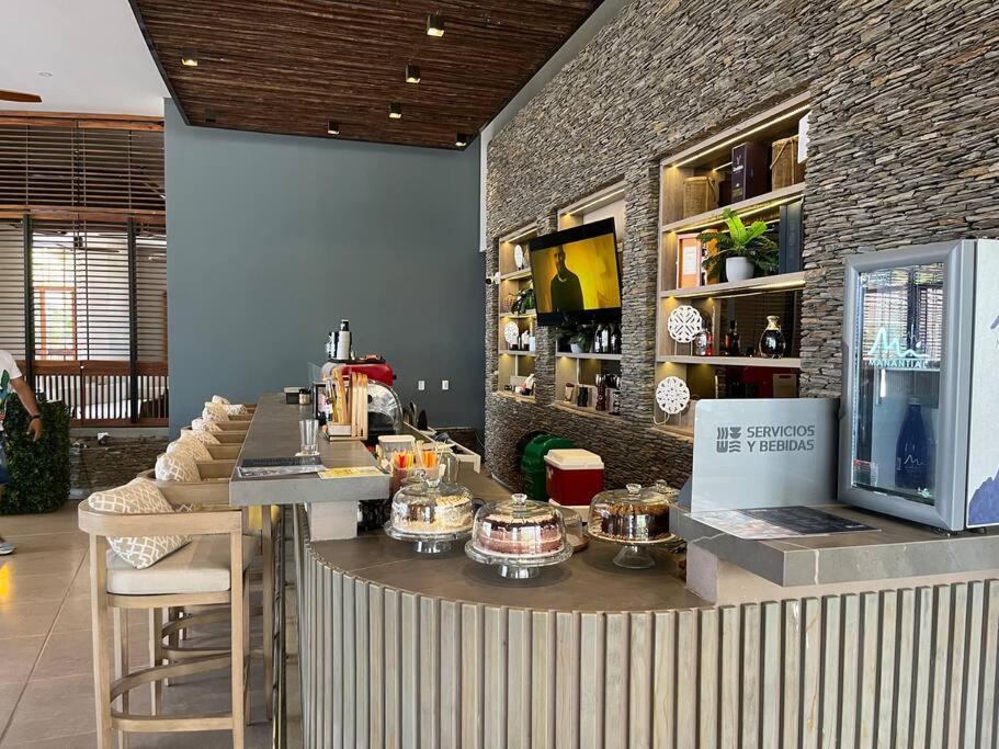Spectacular beachfront apt luxury amenities