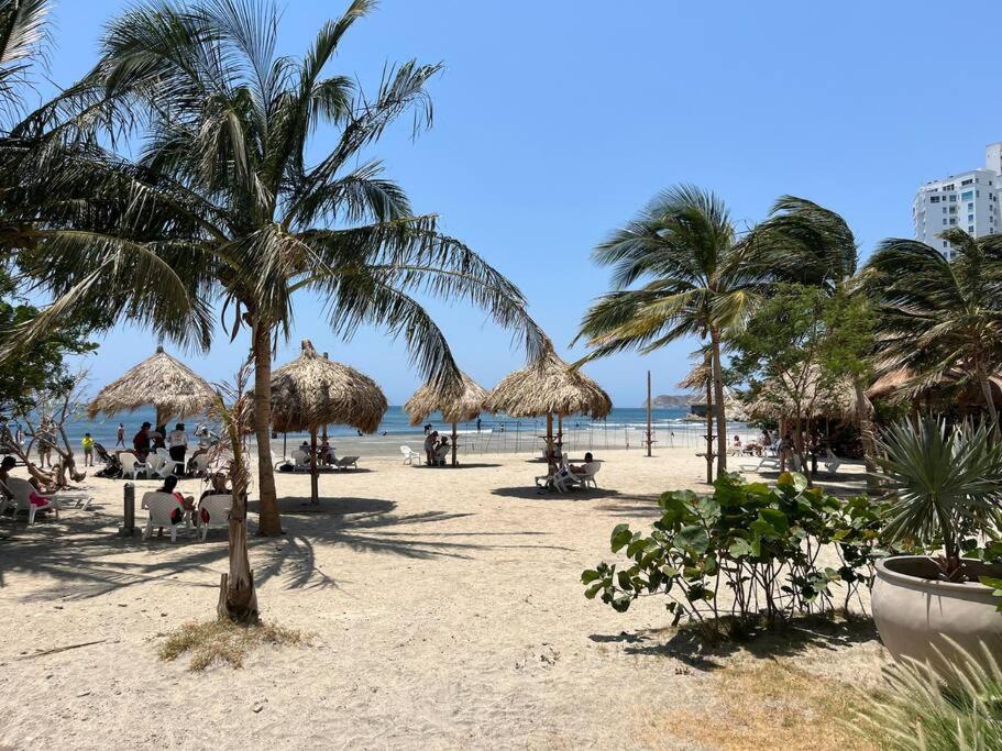 Spectacular beachfront apt luxury amenities