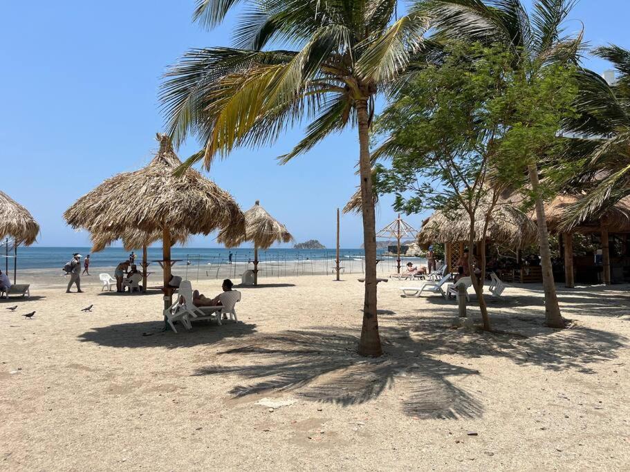 Spectacular beachfront apt luxury amenities