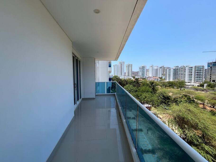 Spectacular beachfront apt luxury amenities