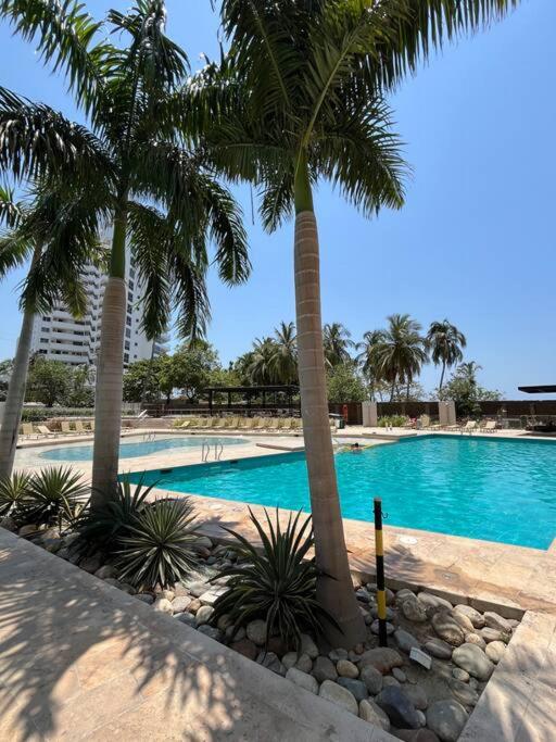 Spectacular beachfront apt luxury amenities
