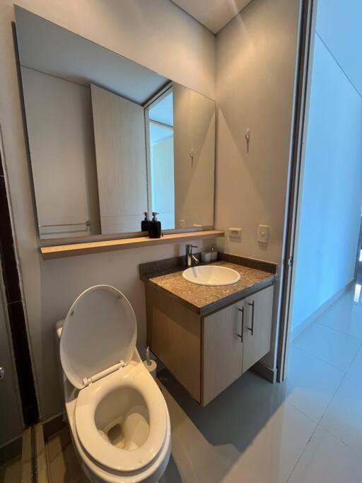 Spectacular beachfront apt luxury amenities
