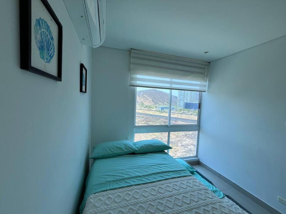 Spectacular beachfront apt luxury amenities