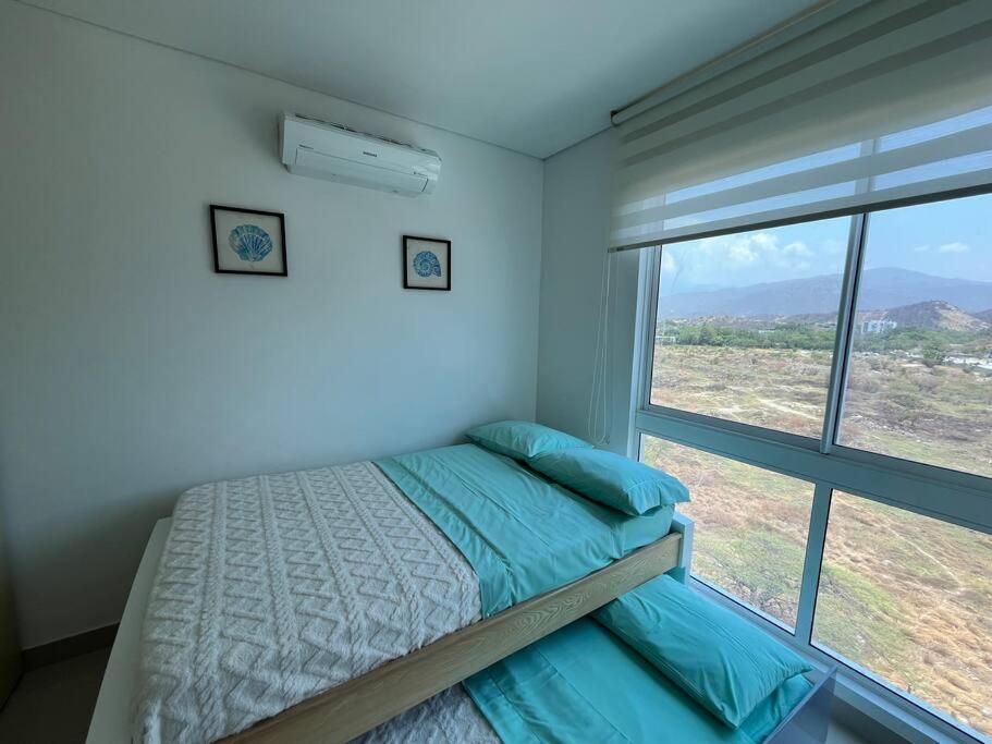 Spectacular beachfront apt luxury amenities