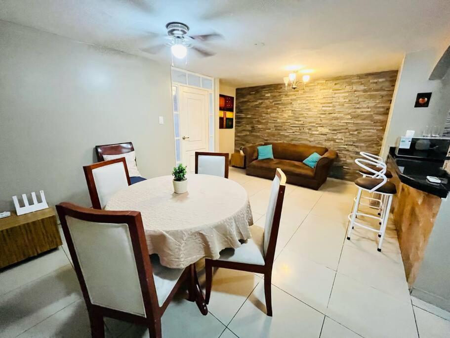 Gran Suite Junto Al San Marino Mall