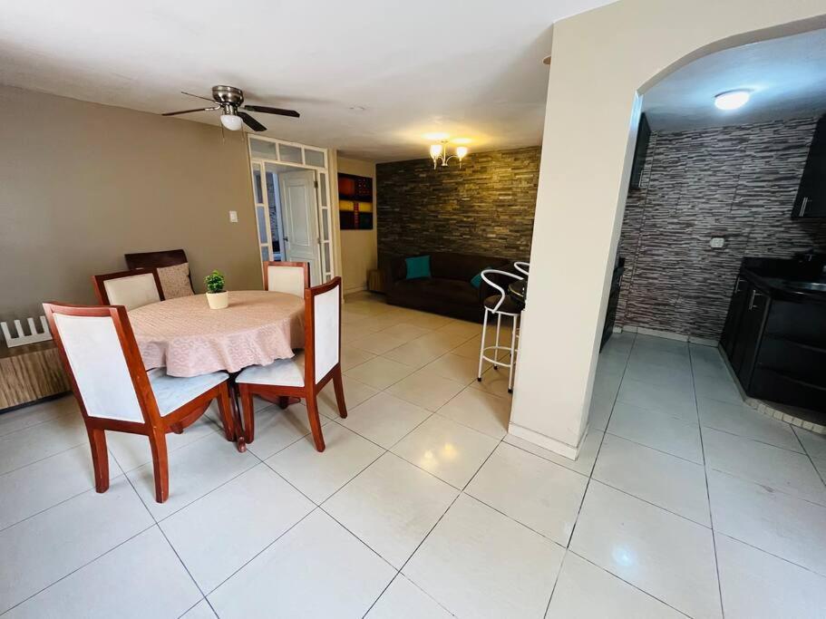 Gran Suite Junto Al San Marino Mall