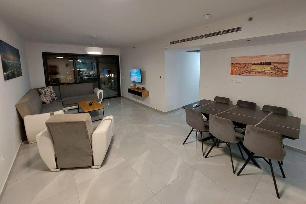Brand new apartment in Jerusalem view 3