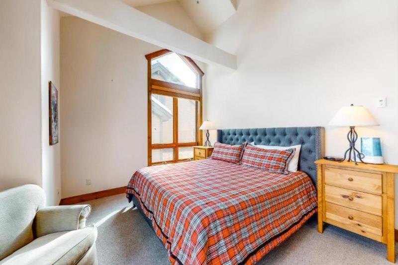 Ski In, Ski Out 3 Bedroom Townhome At Snowflake Lift - Private Hot Tub