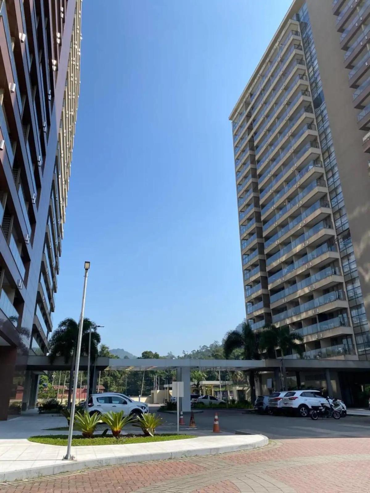 Flat com varanda-Via Premiere-Barra Olímpica-Riocentro