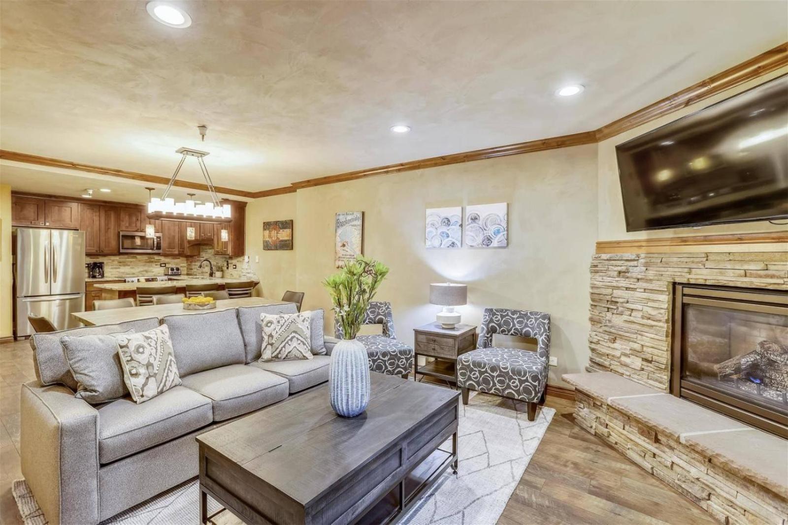 Village At Breckenridge - 2 Bedroom Ski Inski Out Condo view 2