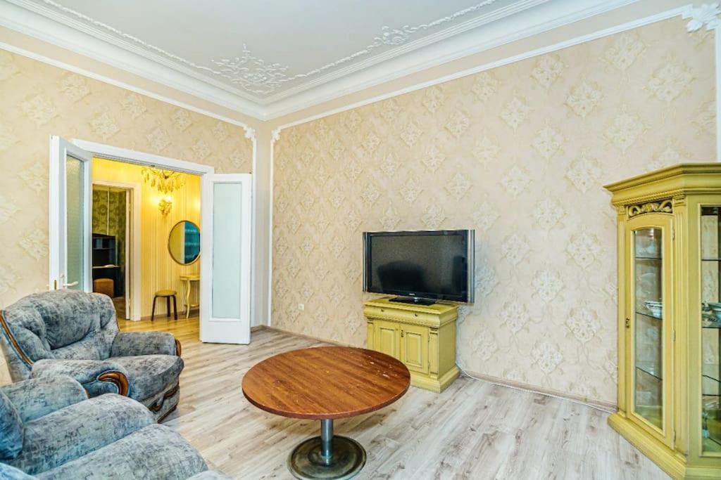 Gold Luxe Vip