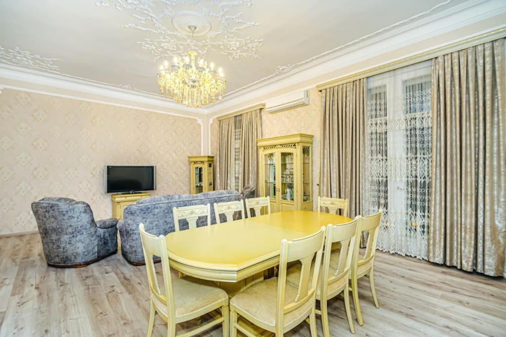 Gold Luxe Vip