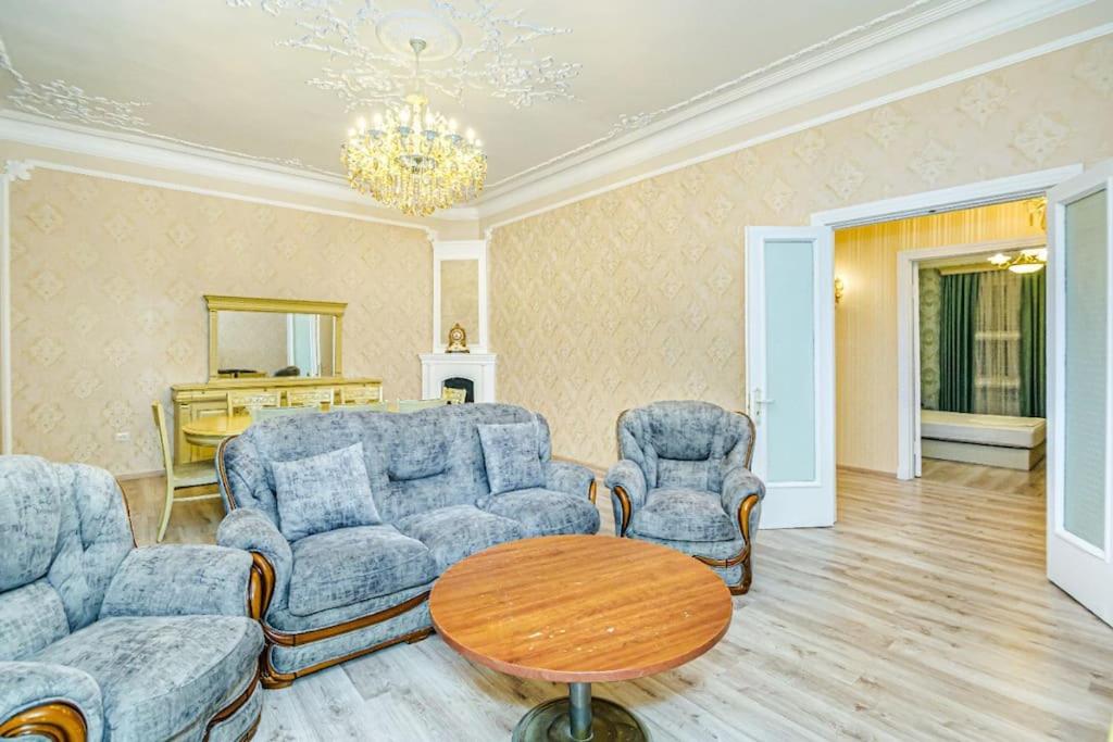 Gold Luxe Vip