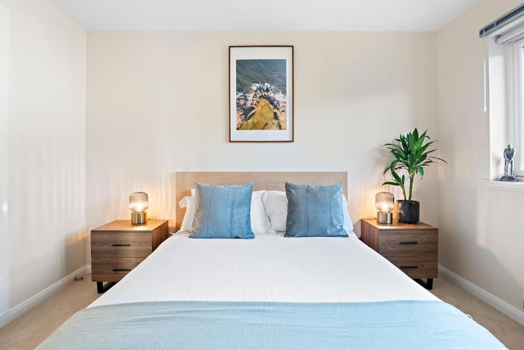 Luxury House with a Hot Tub book on Air Bee and Bee view 5