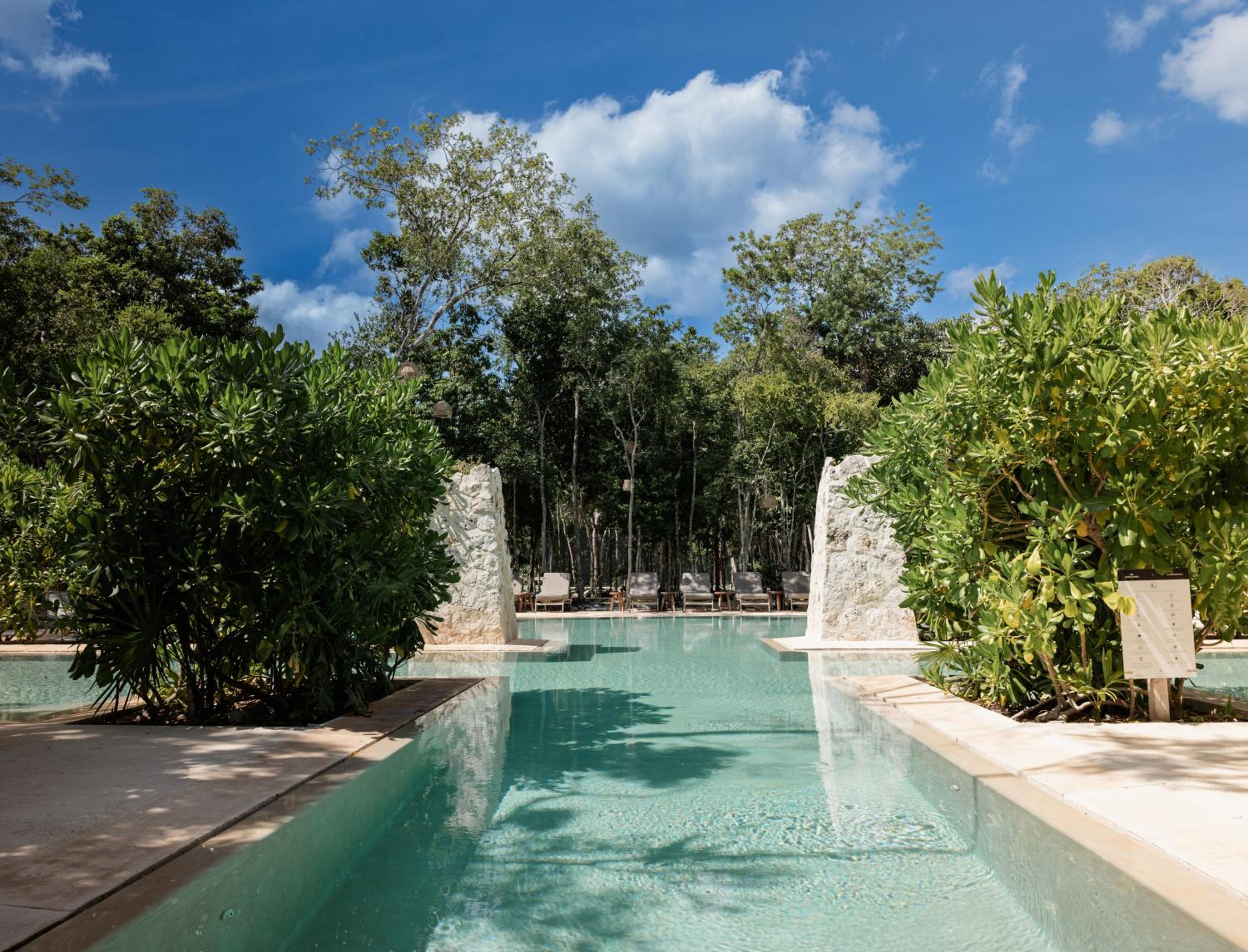 BT Homes - Tulum - Exclusiva villa de lujo con piscina, gym y pista de pádel