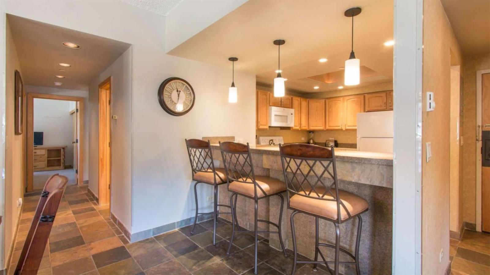 Comfortable 3-Bedroom Ski Inout Condo At Peak 9 - Village At Breckenridge view 5