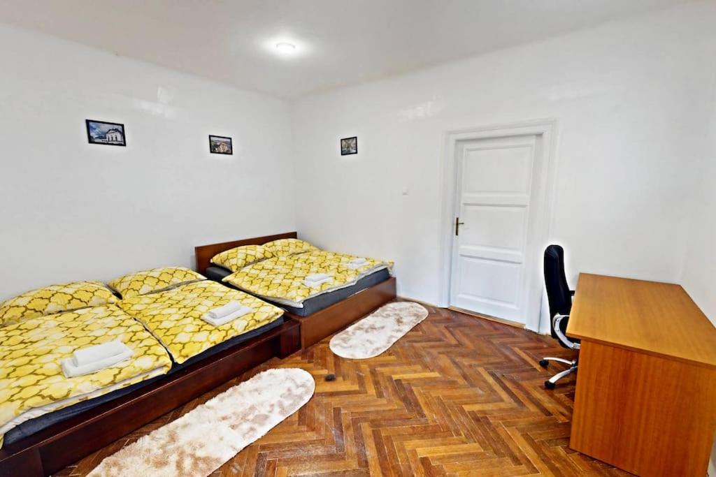 BNB Old Town Gateway Apartment view 5
