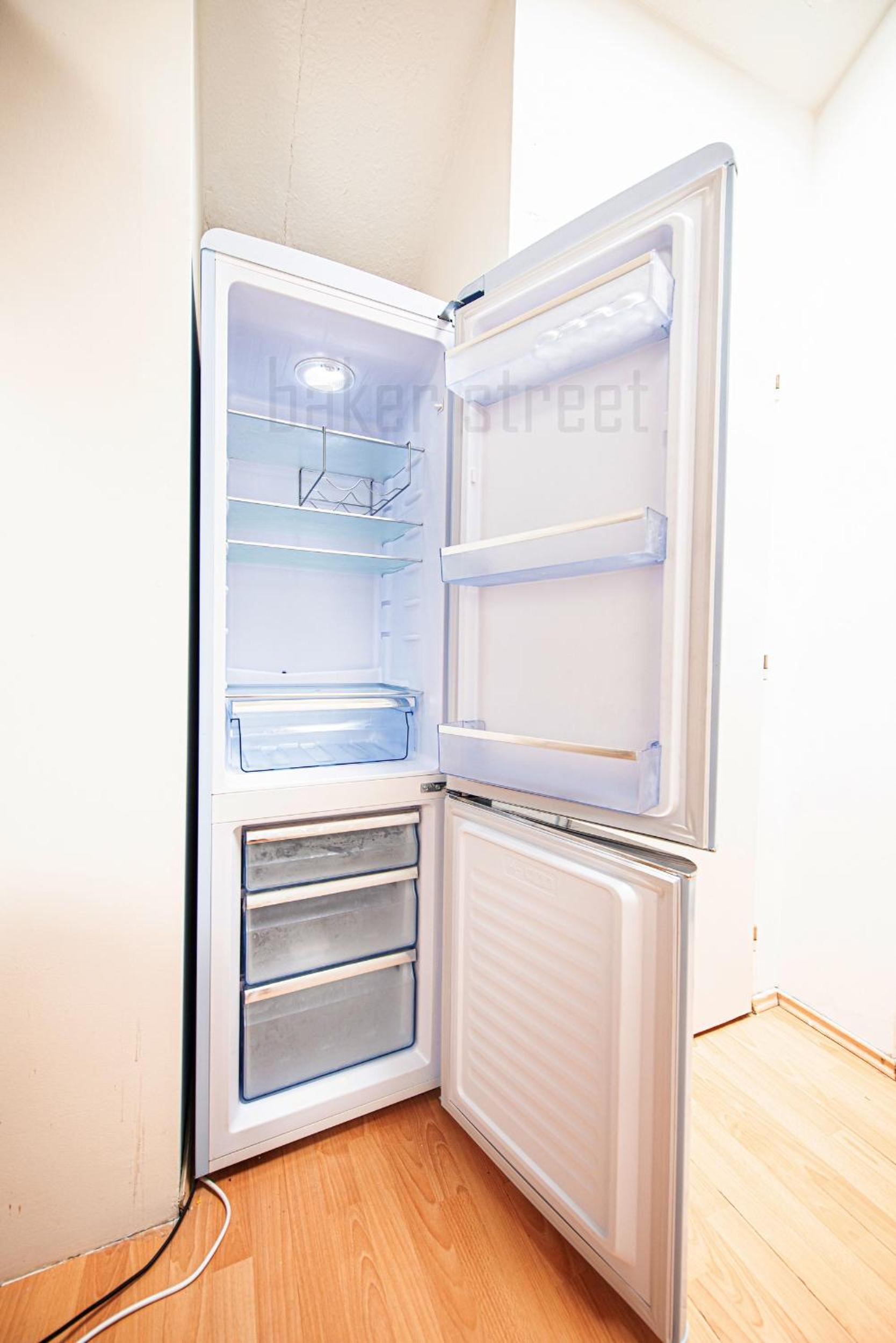 Attic 3 bedrooms apartment with 2 bathrooms