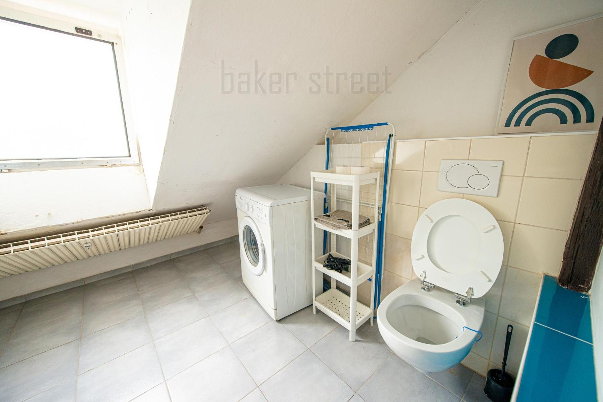 Attic 3 bedrooms apartment with 2 bathrooms