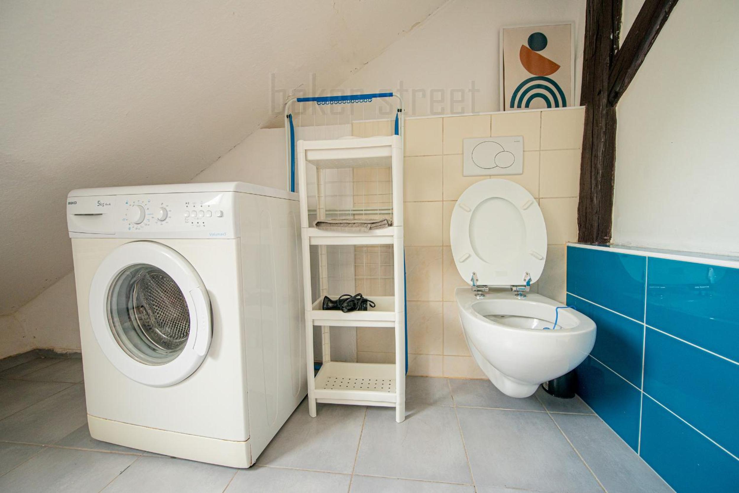 Attic 3 bedrooms apartment with 2 bathrooms