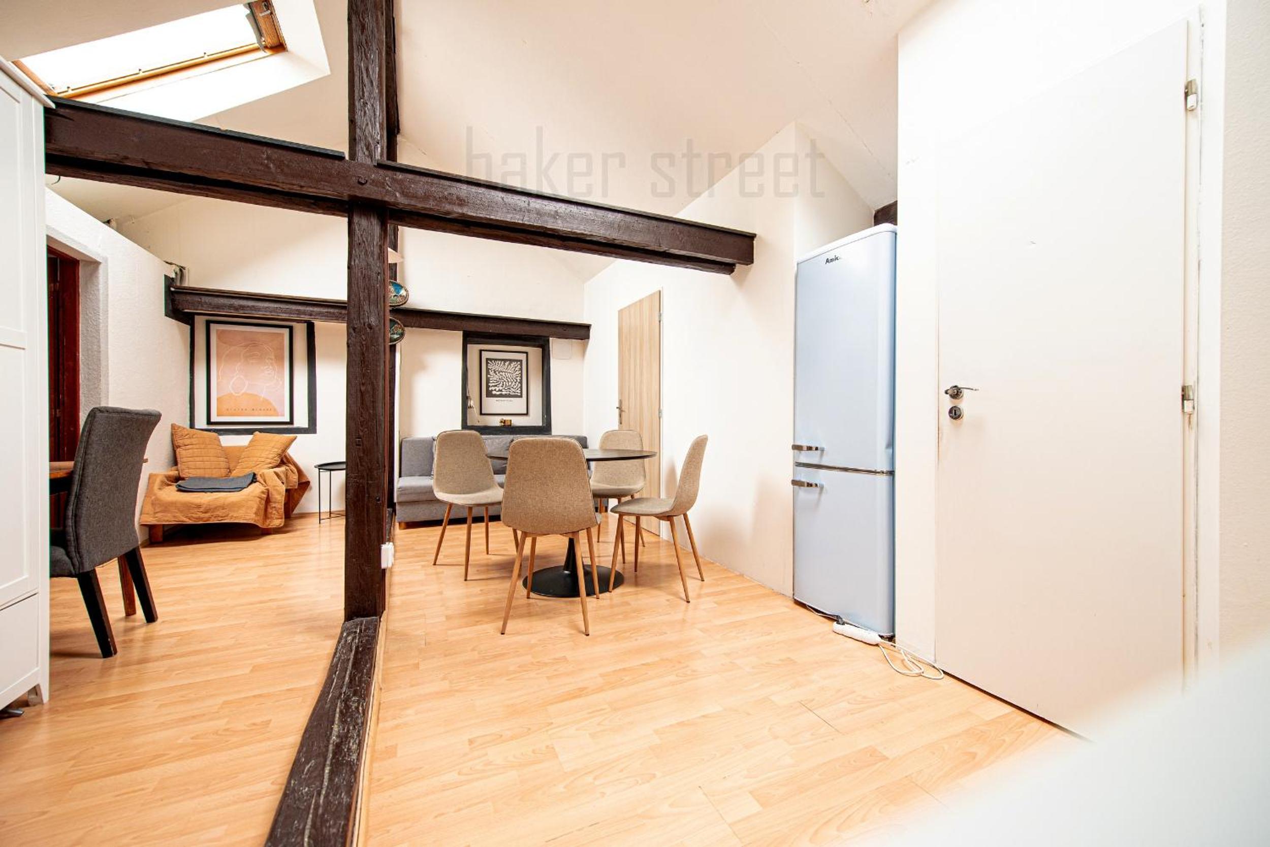 Attic 3 bedrooms apartment with 2 bathrooms