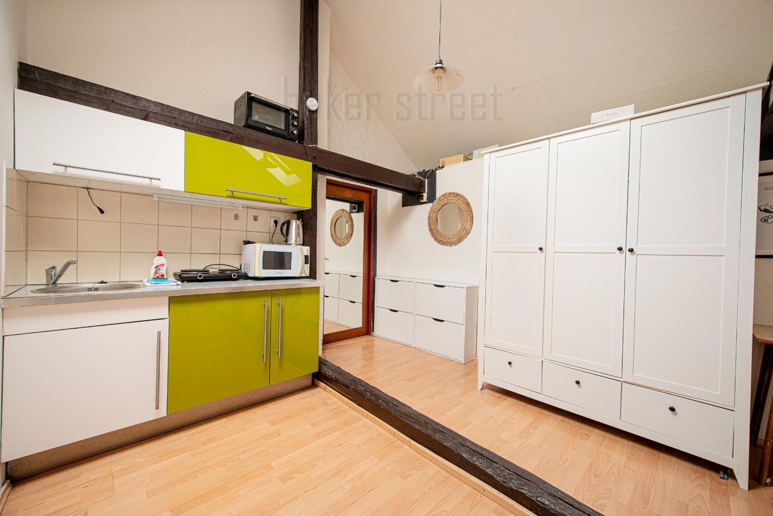 Attic 3 bedrooms apartment with 2 bathrooms