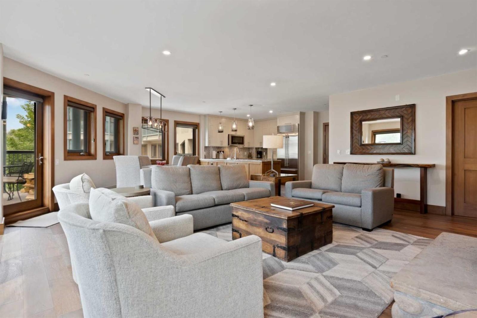 Beaver Creek Village Ski In, Ski Out 2 Bedroom Residence With Pool view 2