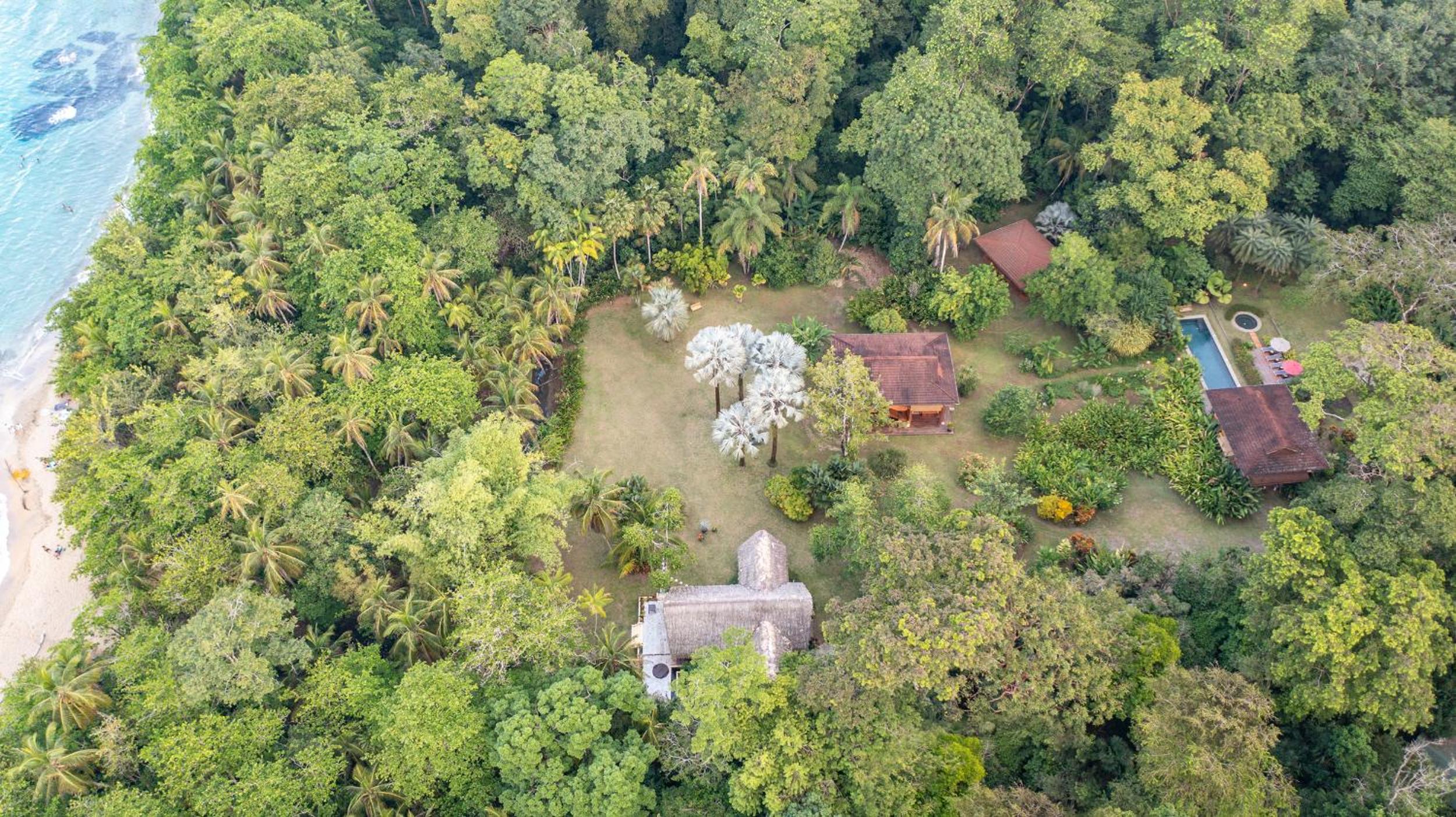 Miagoa Beachfront Villa Perfect for Families