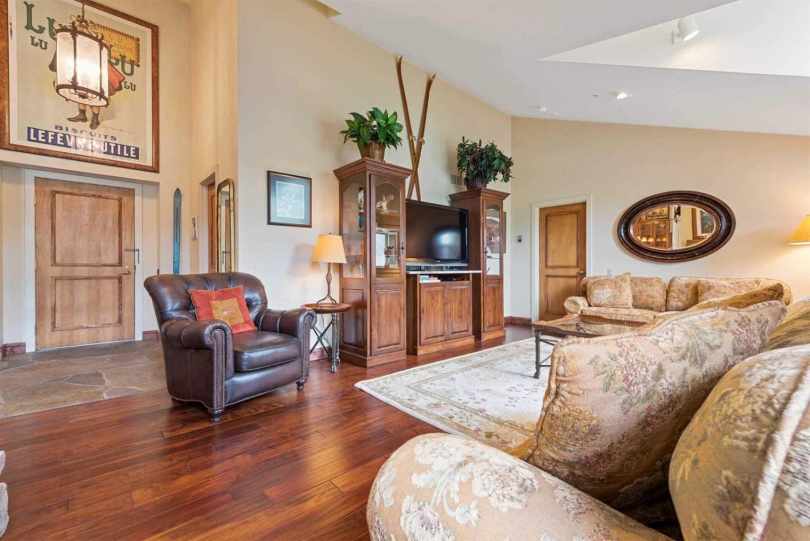 2 Bedroom Luxury Condo In Beaver Creek Village - Ski Inski Out view 2