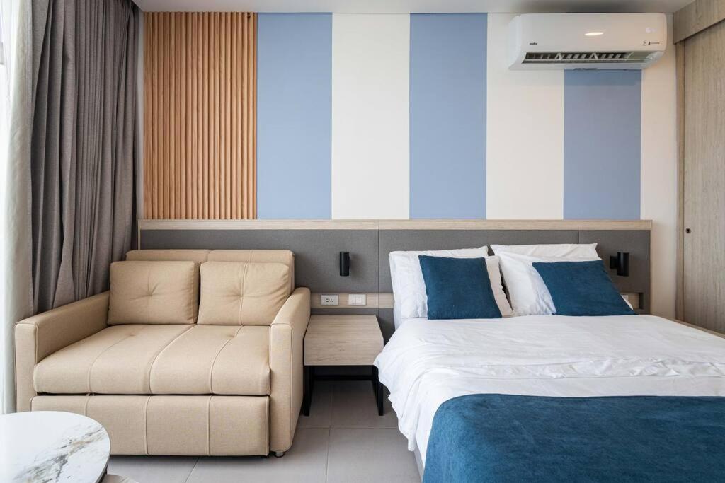 Luxury studio- hotel amenities