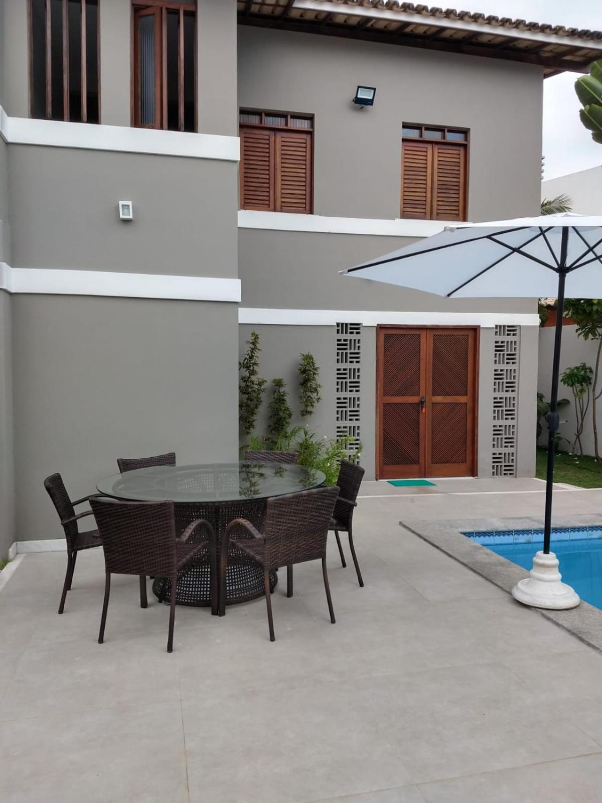 Casa próxima à praia em Guarajuba