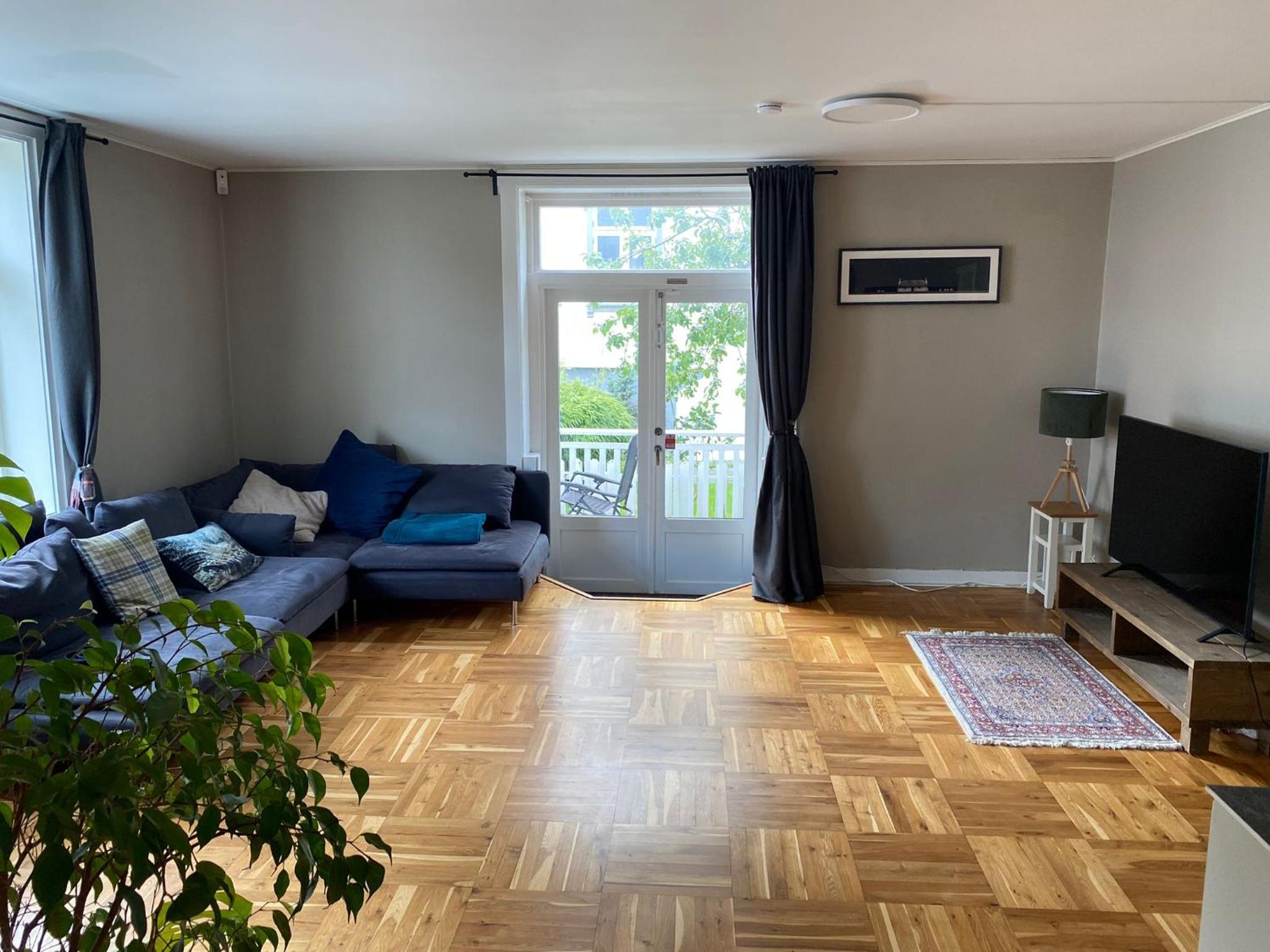 Central, spacious and characterful apartment
