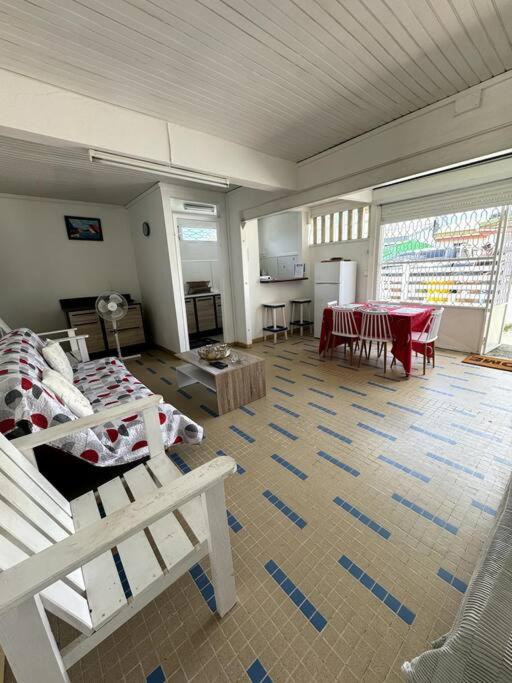 Maison authentique à 300m de la plage view 2
