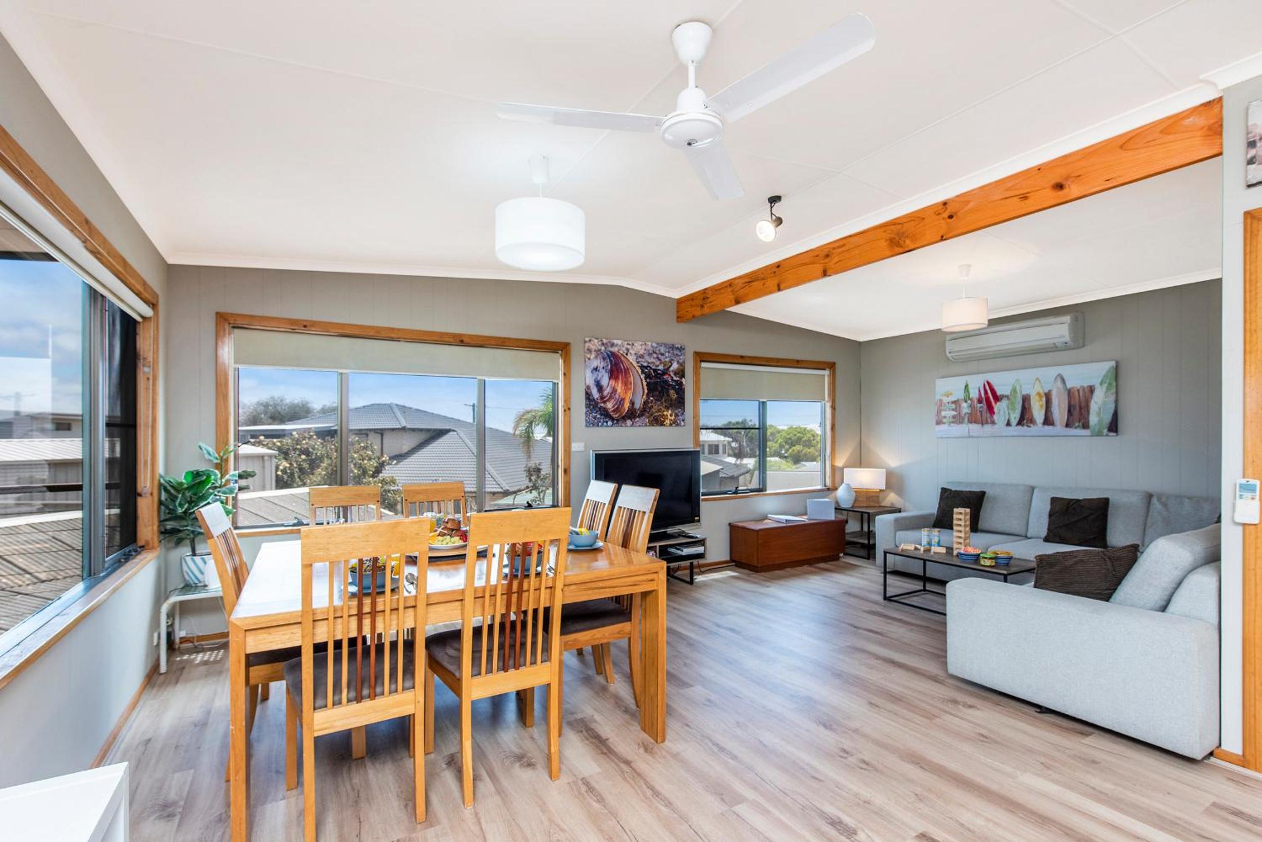 Lano Beach House
