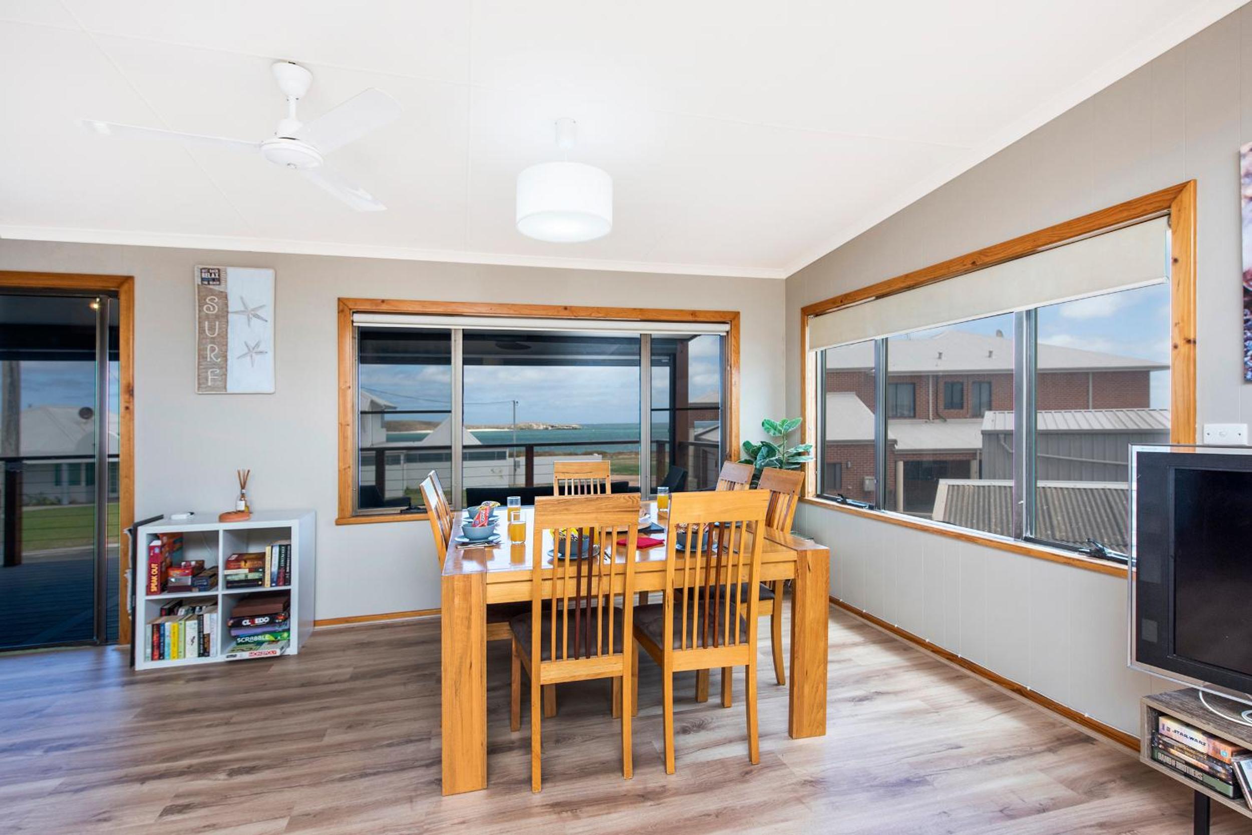 Lano Beach House