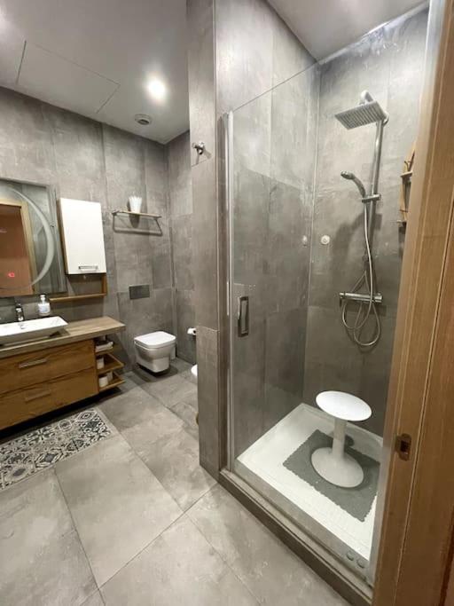 Luxury 3-Bedroom, 3-Bathroom Apartment with Pool view 2