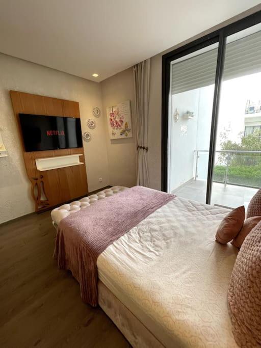 Luxury 3-Bedroom, 3-Bathroom Apartment with Pool view 4